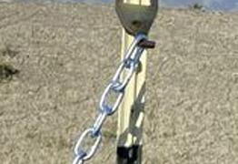 T post hook close-up on a T-post